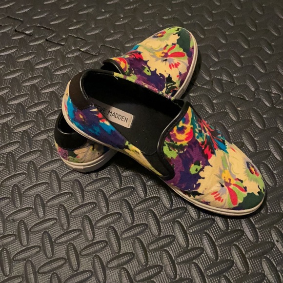 Steve Madden Flower Print Slip-ons - Picture 3 of 3